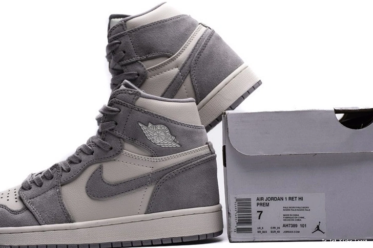 Pale High Ivory Retro 1  (W) Jordan air AH7389-101  1024